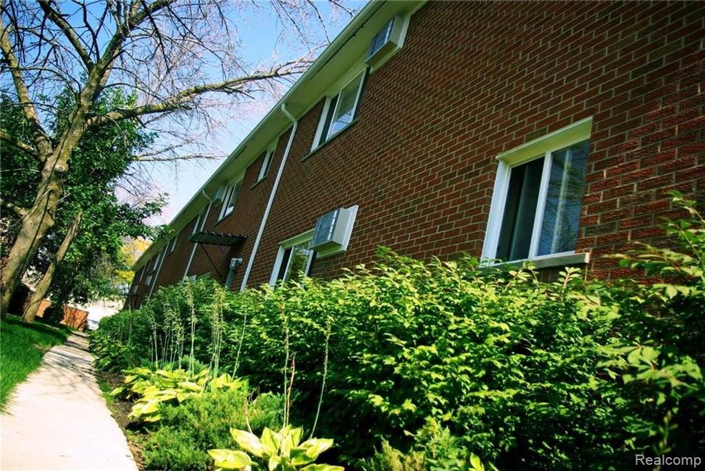 649 West Maple Road, Unit 6492 Clawson, MI 48017 - Photo 25 of 27