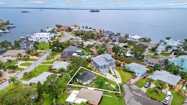 a picture of a room with lots of flowers