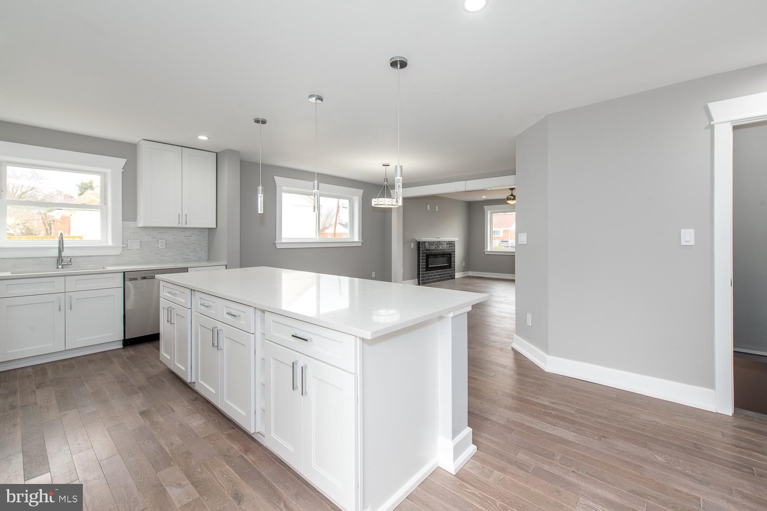 5906 Brunswick Street Springfield, VA 22150 - Photo 2 of 25 Gallery Image 2