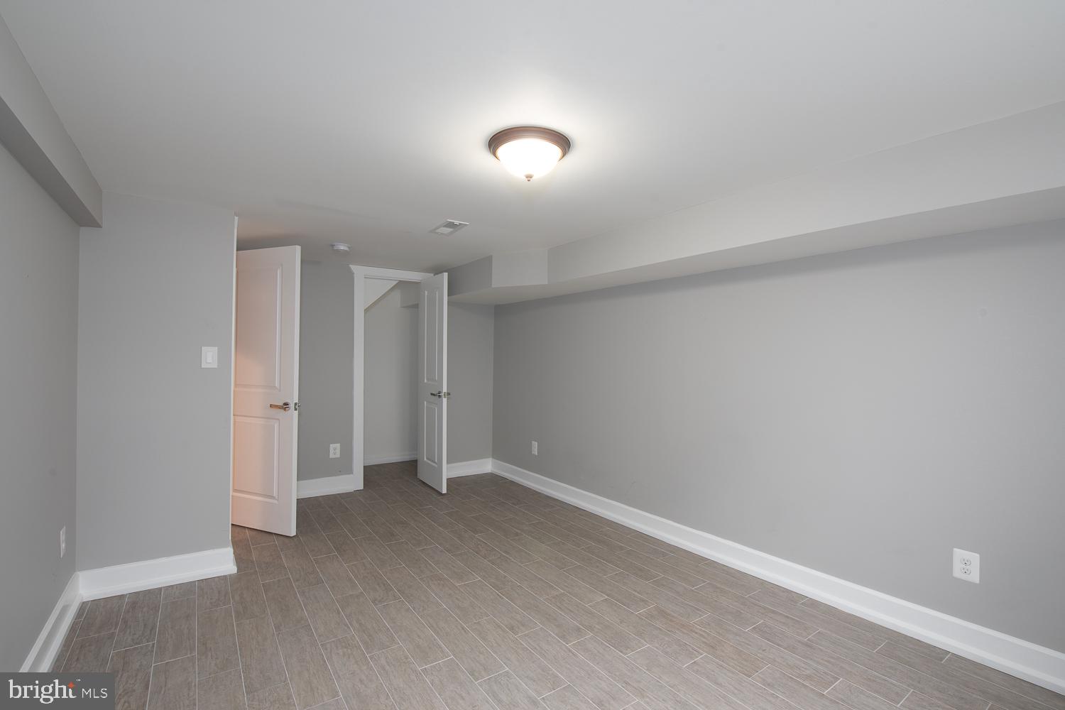 5906 Brunswick Street Springfield, VA 22150 - Photo 16 of 25 Gallery Image 16