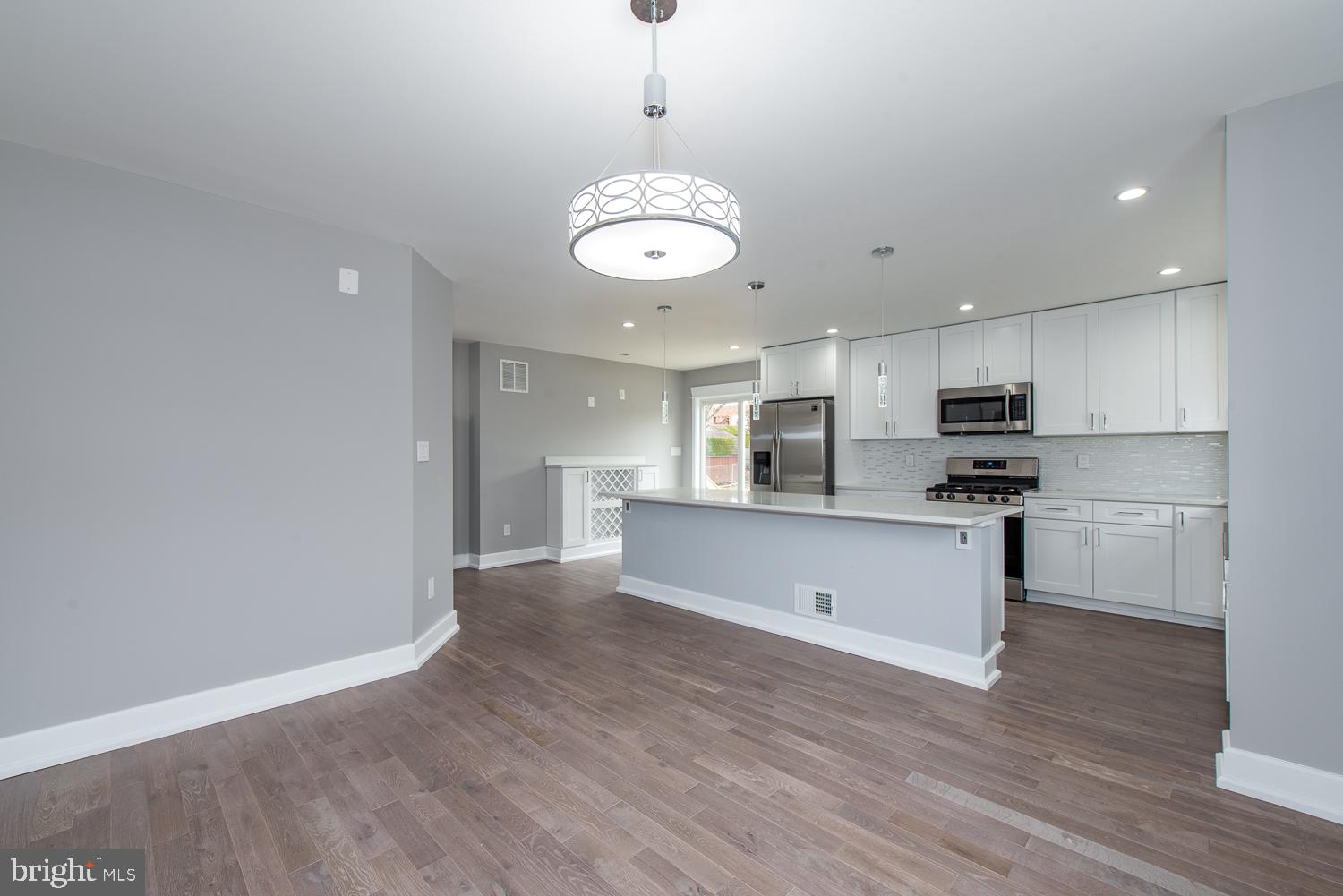 5906 Brunswick Street Springfield, VA 22150 - Photo 3 of 25 Gallery Image 3