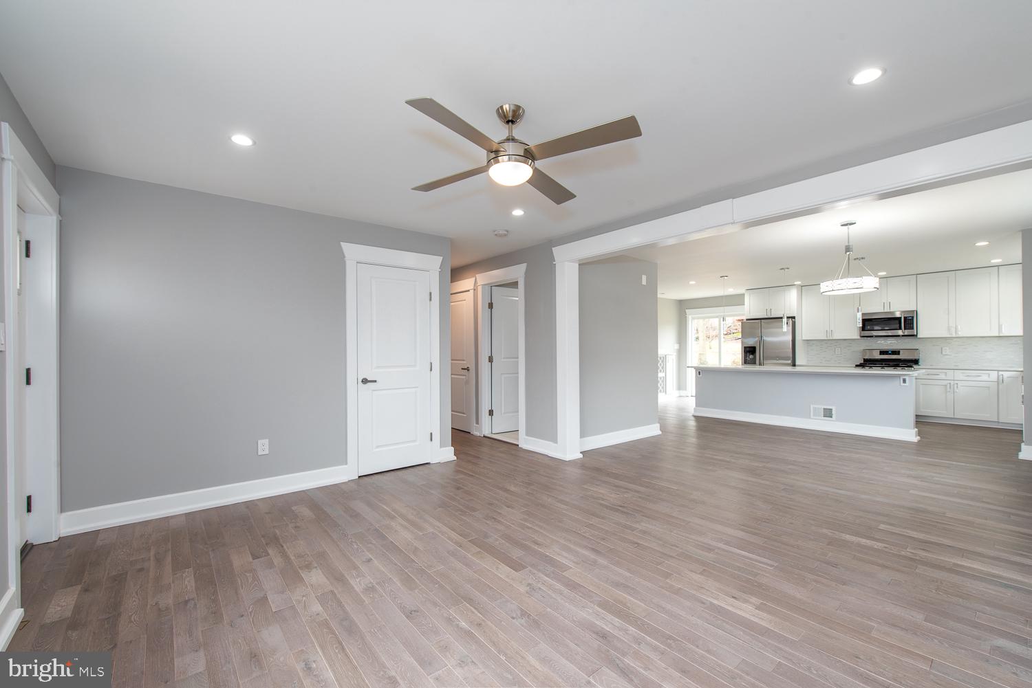 5906 Brunswick Street Springfield, VA 22150 - Photo 4 of 25 Gallery Image 4