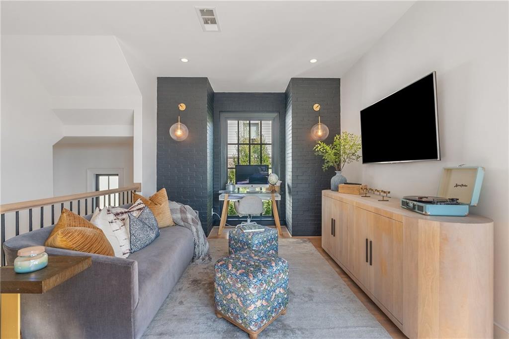 6570 Five Oaks Road Cumming, GA 30040 - Photo 11 of 136