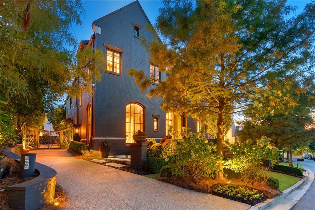 6570 Five Oaks Road Cumming, GA 30040 - Photo 17 of 136