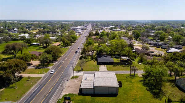 $250,000 | 601 North May Street, Madisonville, TX 77864