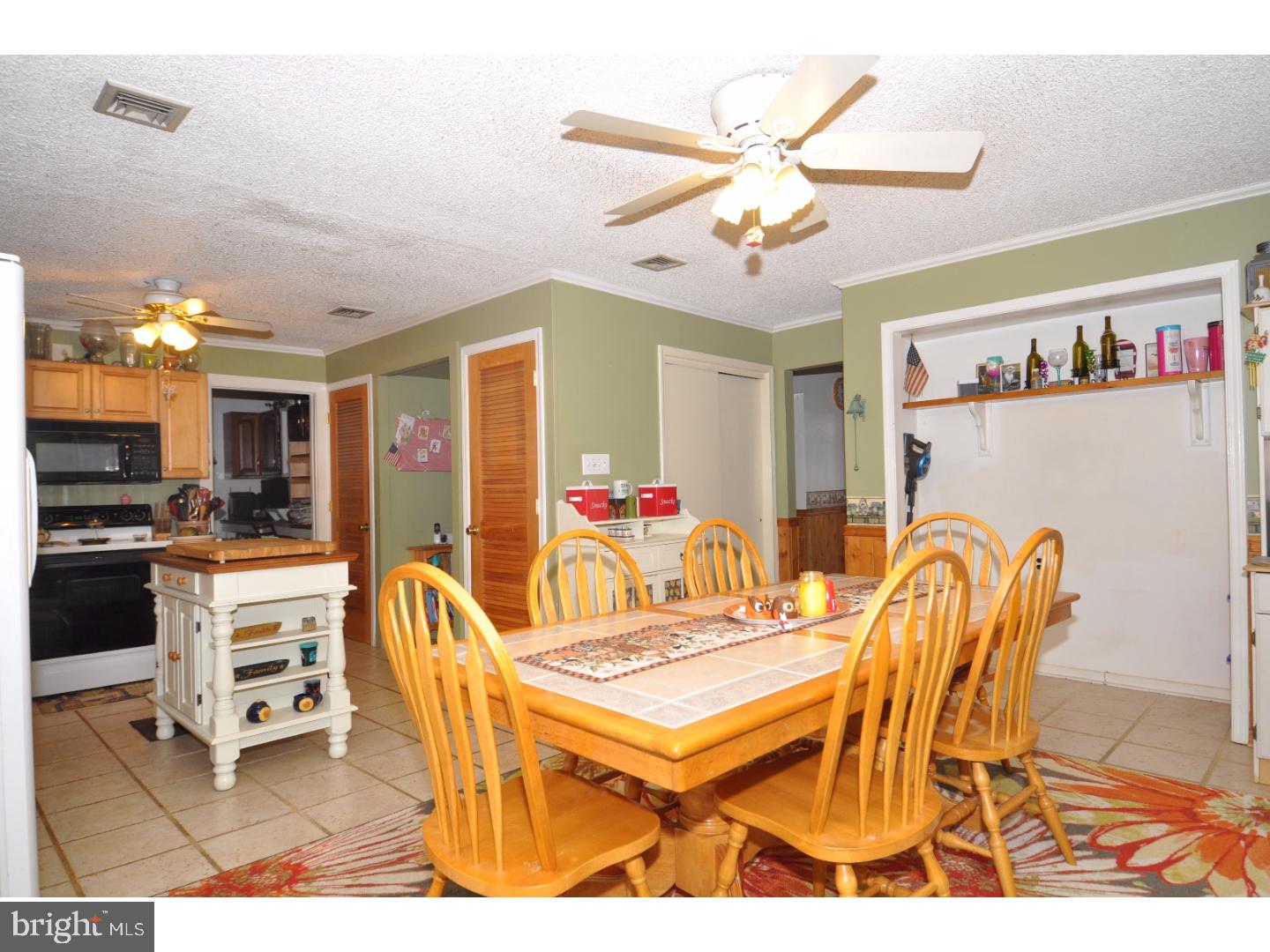 23169 Columbus Road Columbus, NJ 08022 - Photo 2 of 25 Kitchen