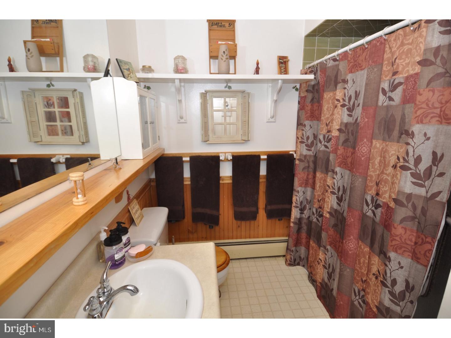 23169 Columbus Road Columbus, NJ 08022 - Photo 15 of 25 Bathroom