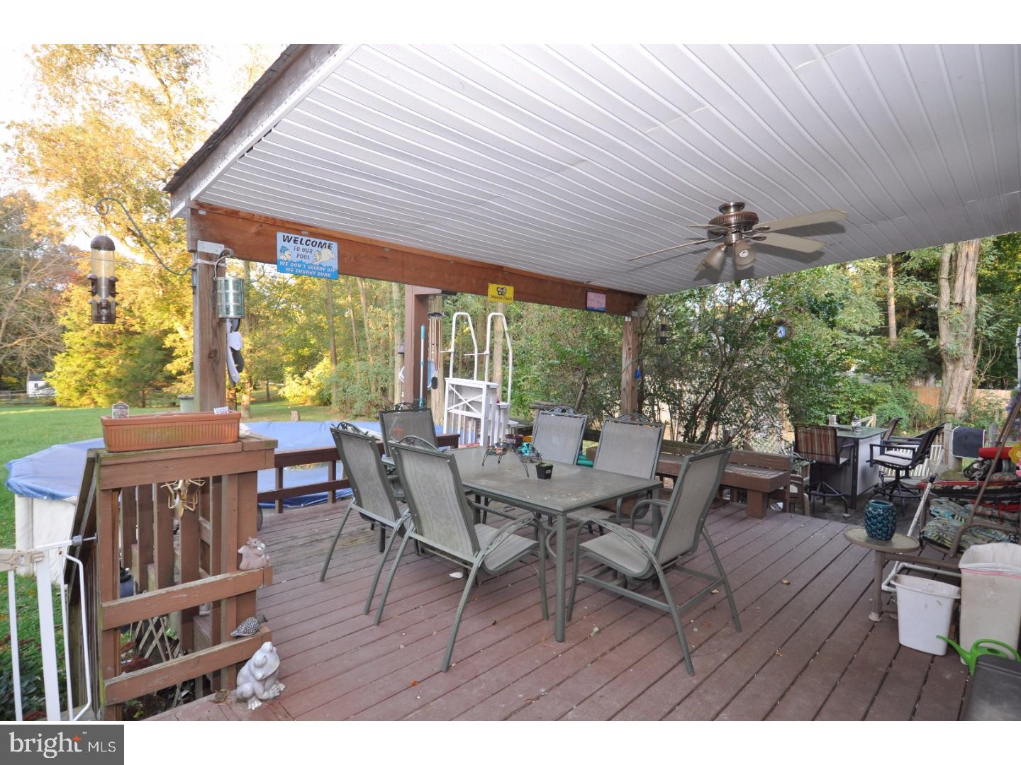 23169 Columbus Road Columbus, NJ 08022 - Photo 20 of 25 Deck