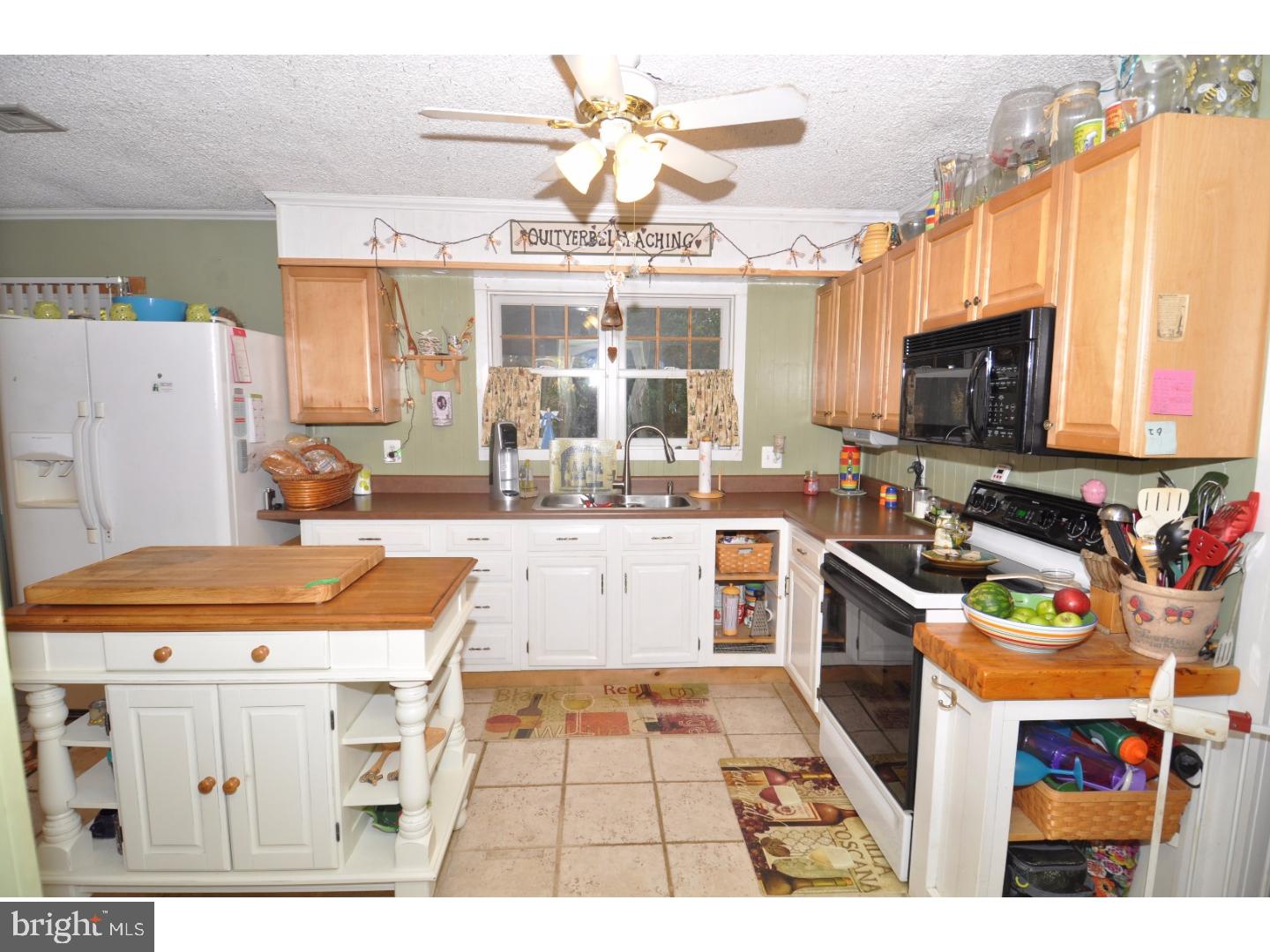 23169 Columbus Road Columbus, NJ 08022 - Photo 8 of 25 Kitchen