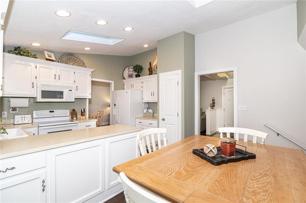 839 Carey Road Carmel, IN 46033 - Photo 5 of 22 Gallery Image 5