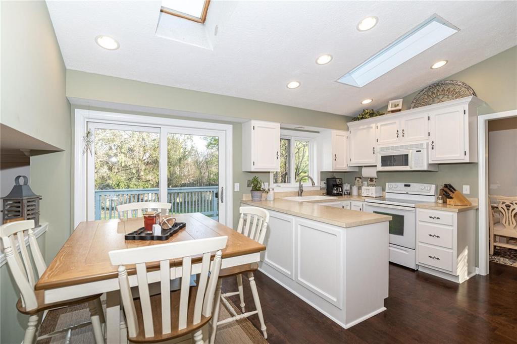 839 Carey Road Carmel, IN 46033 - Photo 8 of 22 Gallery Image 8