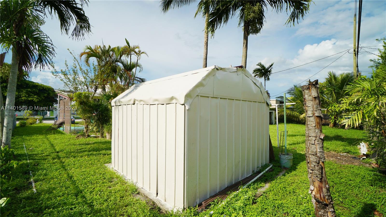 8480 Southwest 32nd Street Miami, FL 33155 - Photo 19 of 24 a picture of a yard