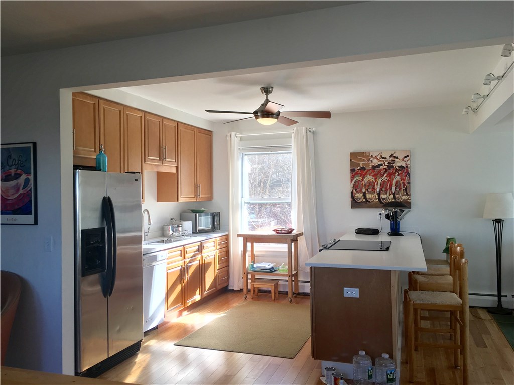 20 Lawton Avenue Tiverton, RI 02878 - Photo 2 of 8