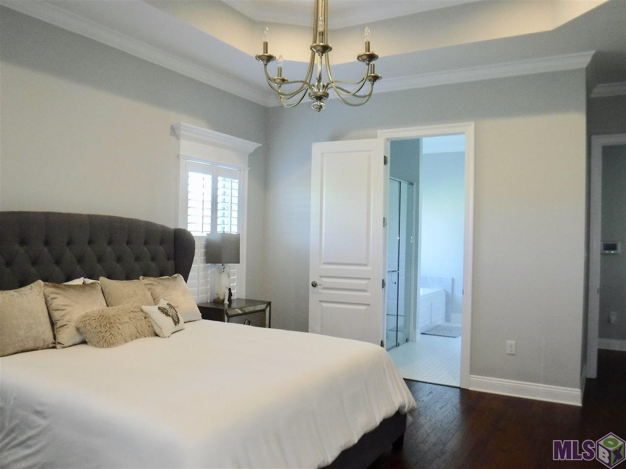 204 Rue Richard Gray, LA 70359 - Photo 12 of 32 Master Bedroom