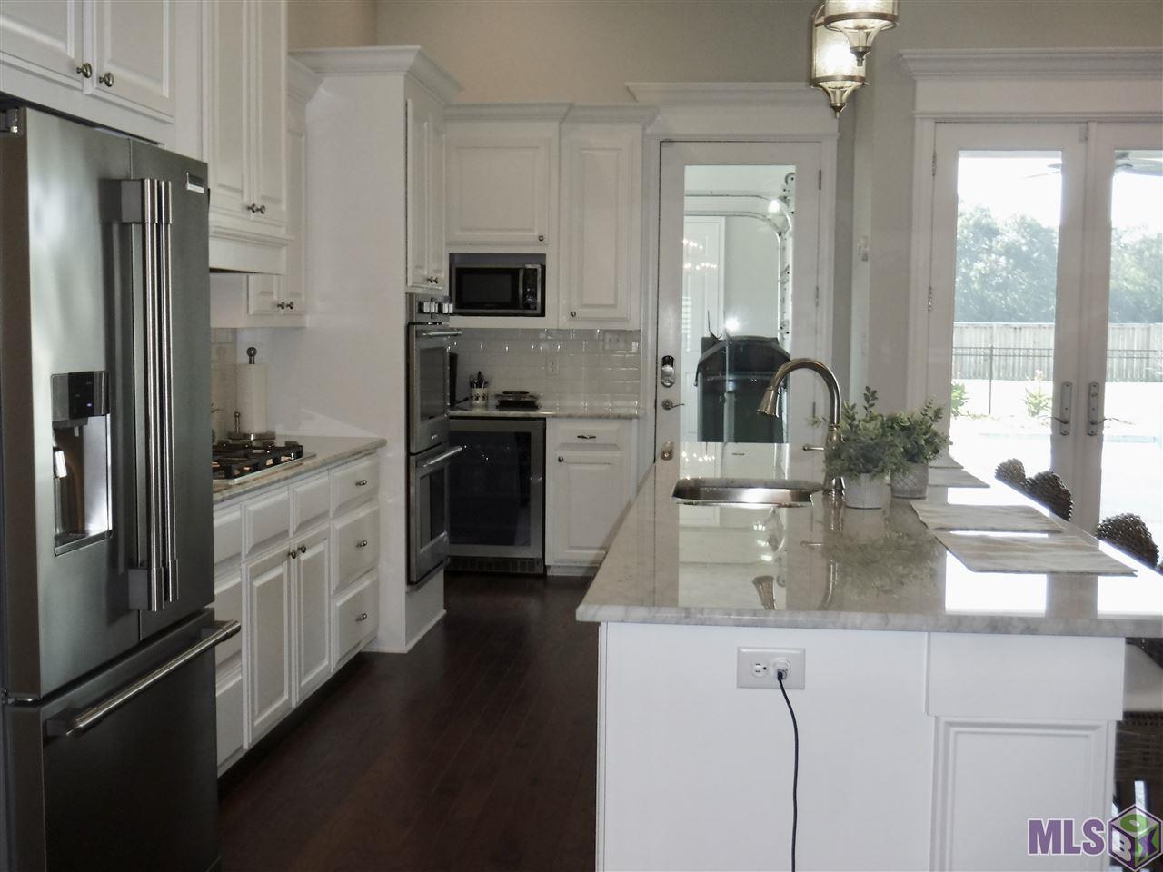 204 Rue Richard Gray, LA 70359 - Photo 8 of 32 Kitchen