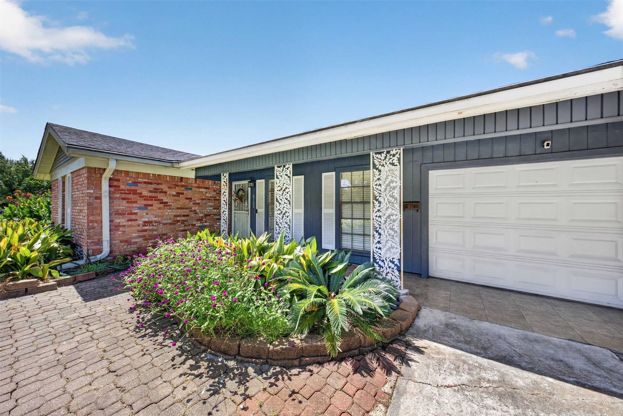 6705 Roos Road Houston, TX 77074 - Photo 3 of 36 Gallery Image 3