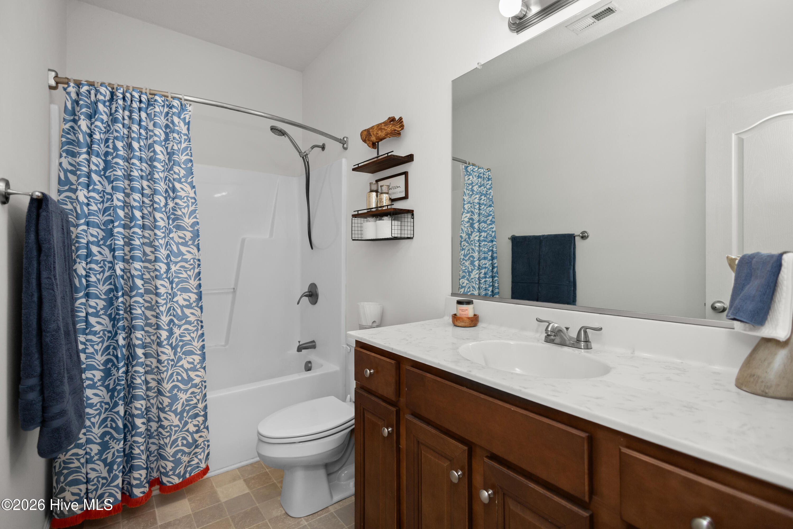 462 Cooper Garrett Road Moyock, NC 27958 - Photo 33 of 51 2nd bathroom