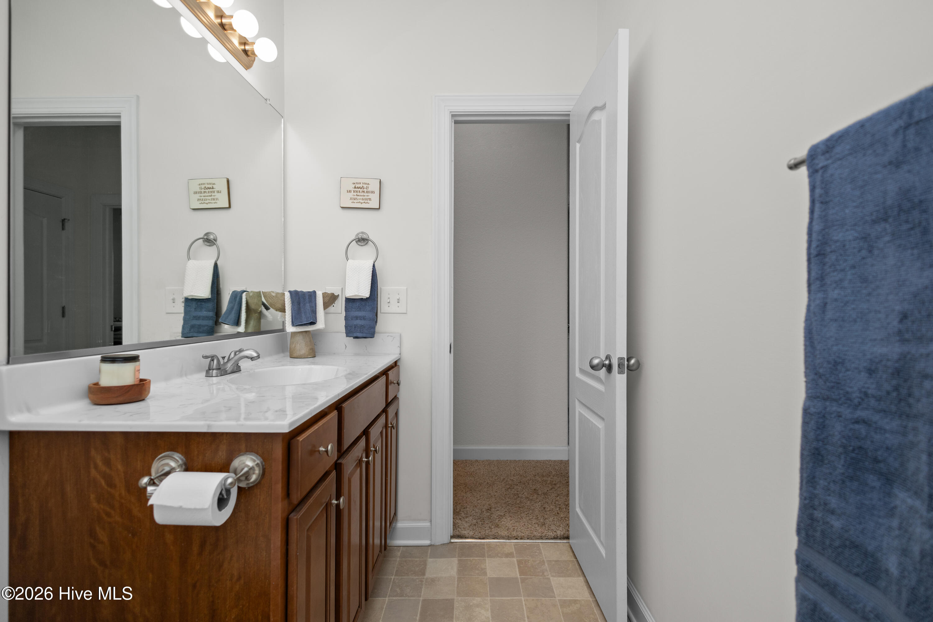 462 Cooper Garrett Road Moyock, NC 27958 - Photo 34 of 51 2nd bathroom