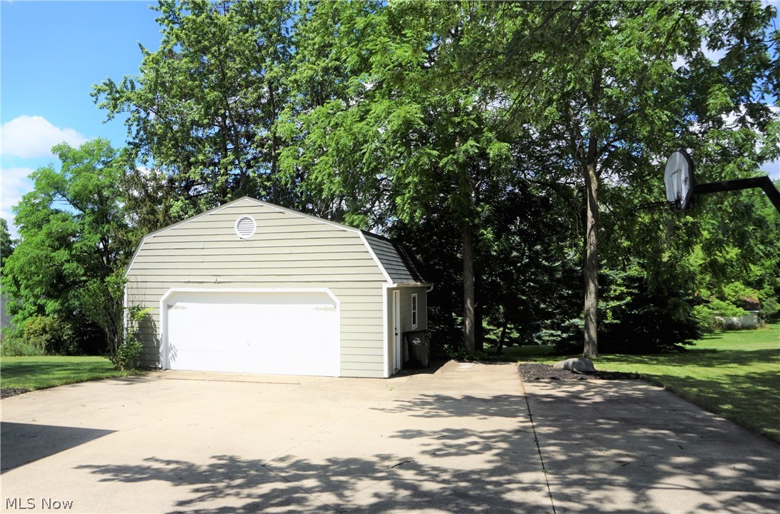 14192 Ridge Road North Royalton, OH 44133 - Photo 2 of 18