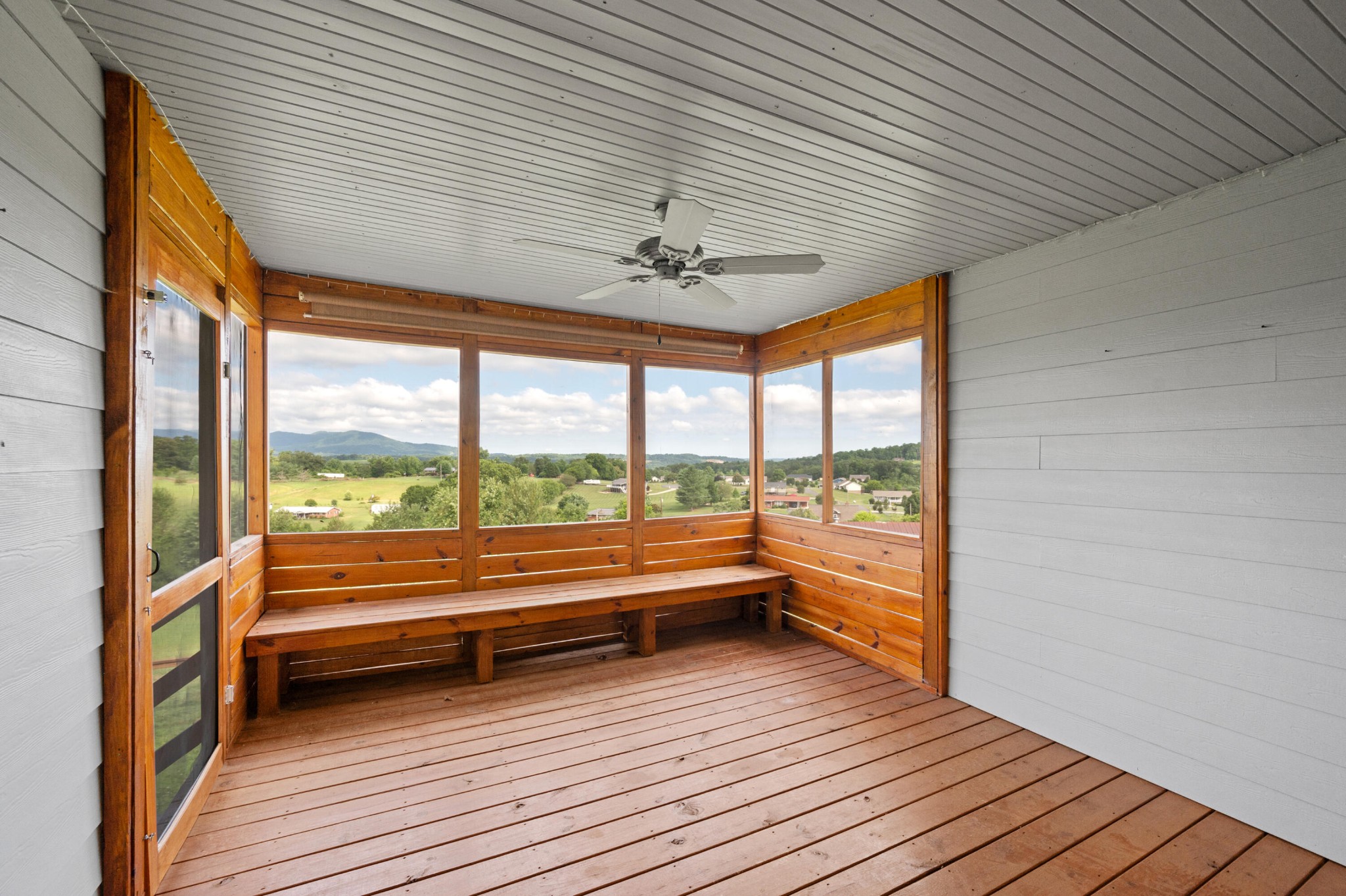 114 Amaryllis Road Newport, TN 37821 - Photo 10 of 54 Gallery Image 10