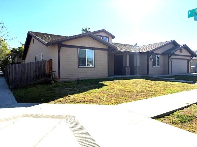 2347 East Jefferson Avenue Reedley, CA 93654 - Photo 2 of 27 IMG_6044