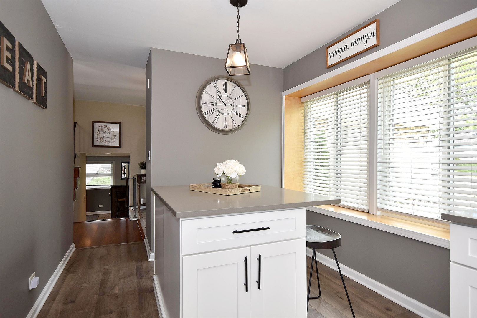 840 Longford Drive Roselle, IL 60172 - Photo 6 of 30