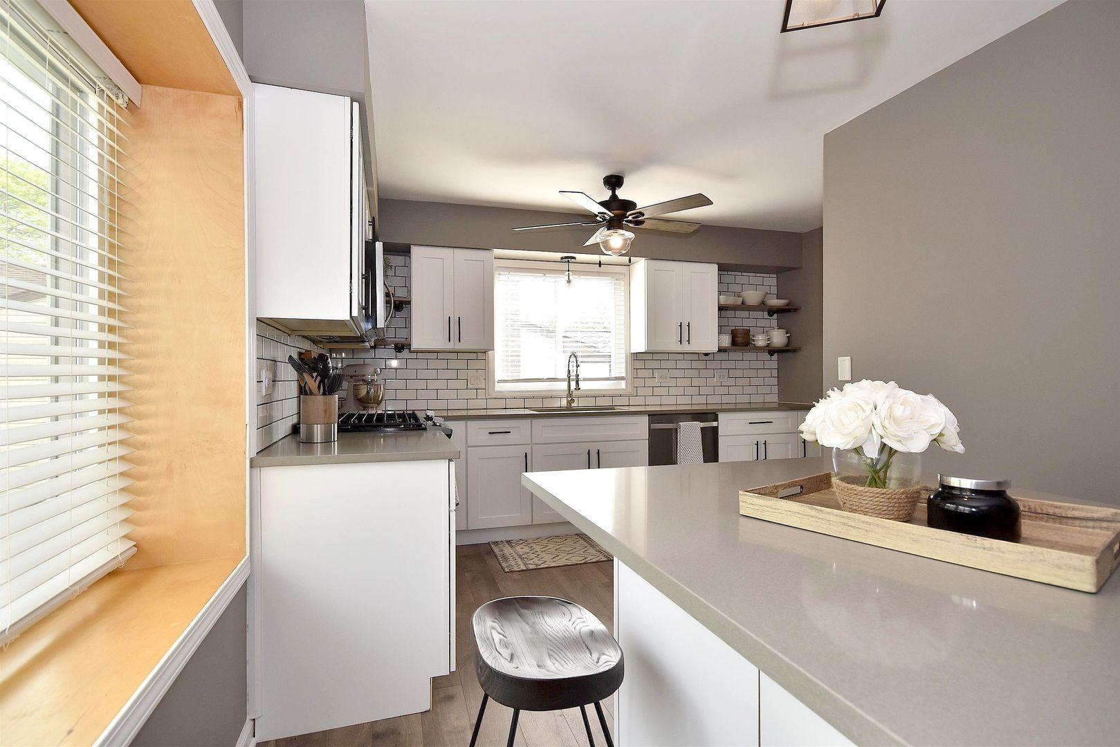 840 Longford Drive Roselle, IL 60172 - Photo 8 of 30