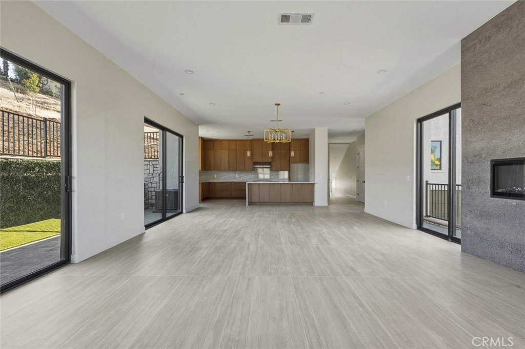 16515 Canyon Ridge Drive Riverside, CA 92503 - Photo 14 of 61