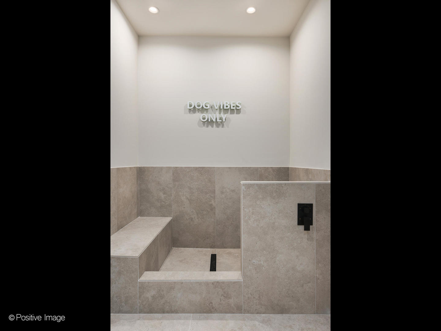 11 West Prospect Avenue, Unit 415 Mount Prospect, IL 60056 - Photo 32 of 62 a picture of a bathroom