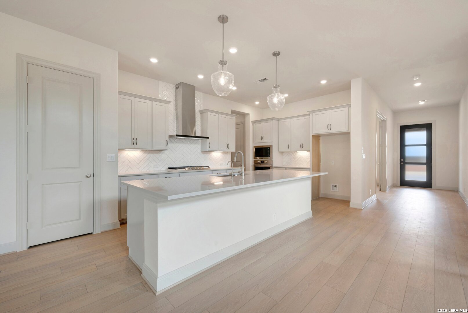 10027 Grandview Road Boerne, TX 78006 - Photo 8 of 60