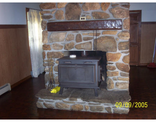 17 Spring Street North Brookfield, MA 01535 - Photo 13 of 15 Gallery Image 13