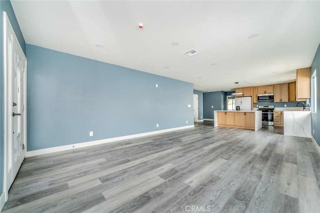 263 South 7th Street Colton, CA 92324 - Photo 4 of 41