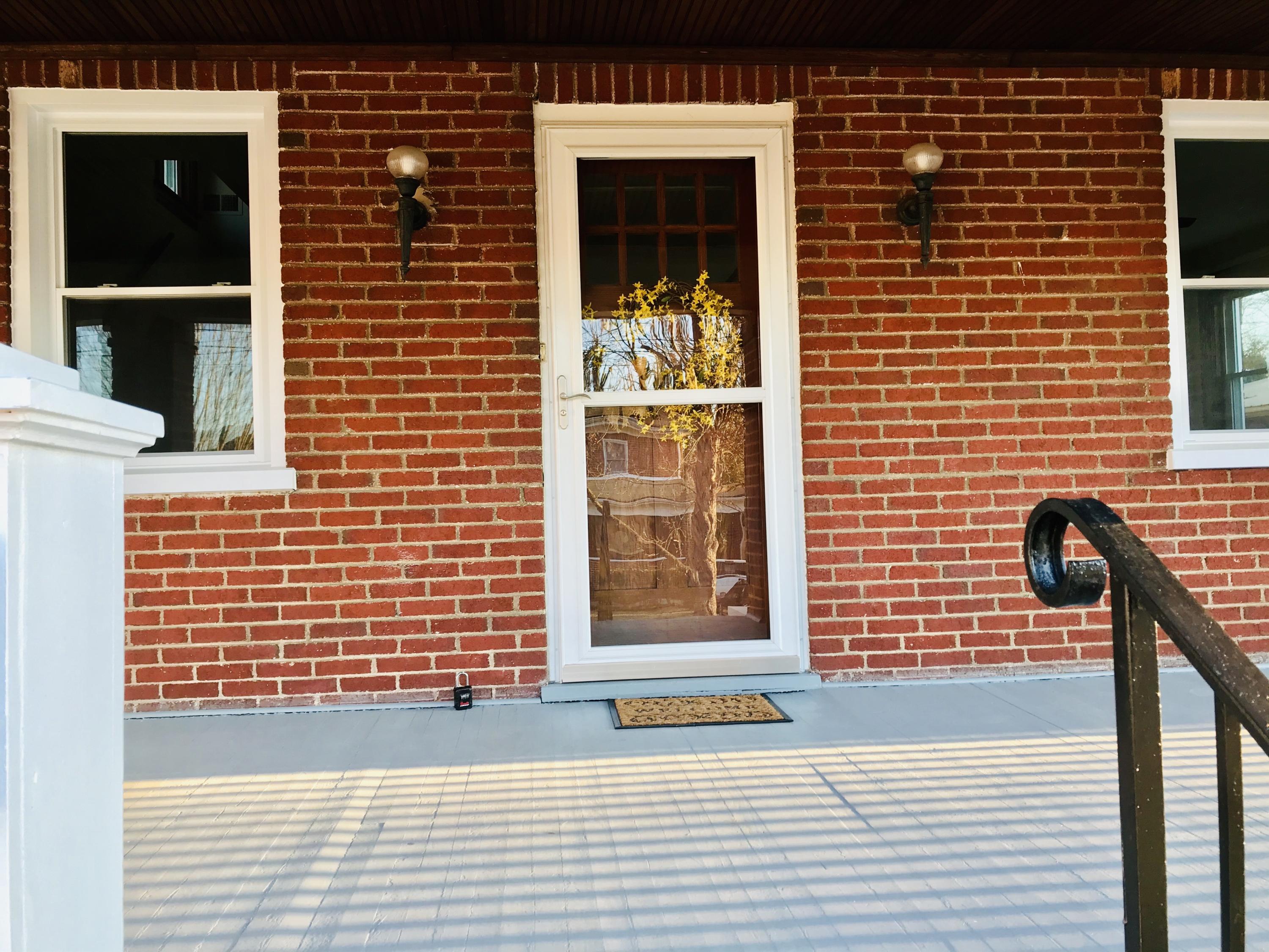 2414 Livingston Road Southwest Roanoke, VA 24015 - Photo 2 of 33 IMG_7829