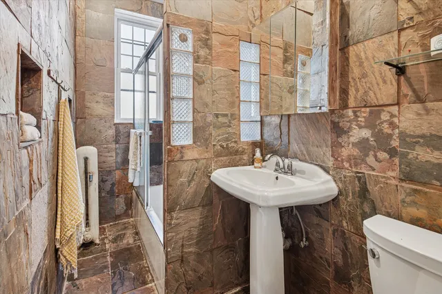 $197,700 | 4320 North Clarendon Avenue, Unit 2031, Chicago, IL 60613