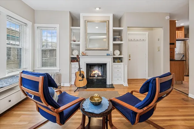 $197,700 | 4320 North Clarendon Avenue, Unit 2031, Chicago, IL 60613