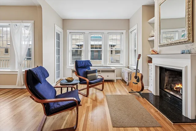 $197,700 | 4320 North Clarendon Avenue, Unit 2031, Chicago, IL 60613