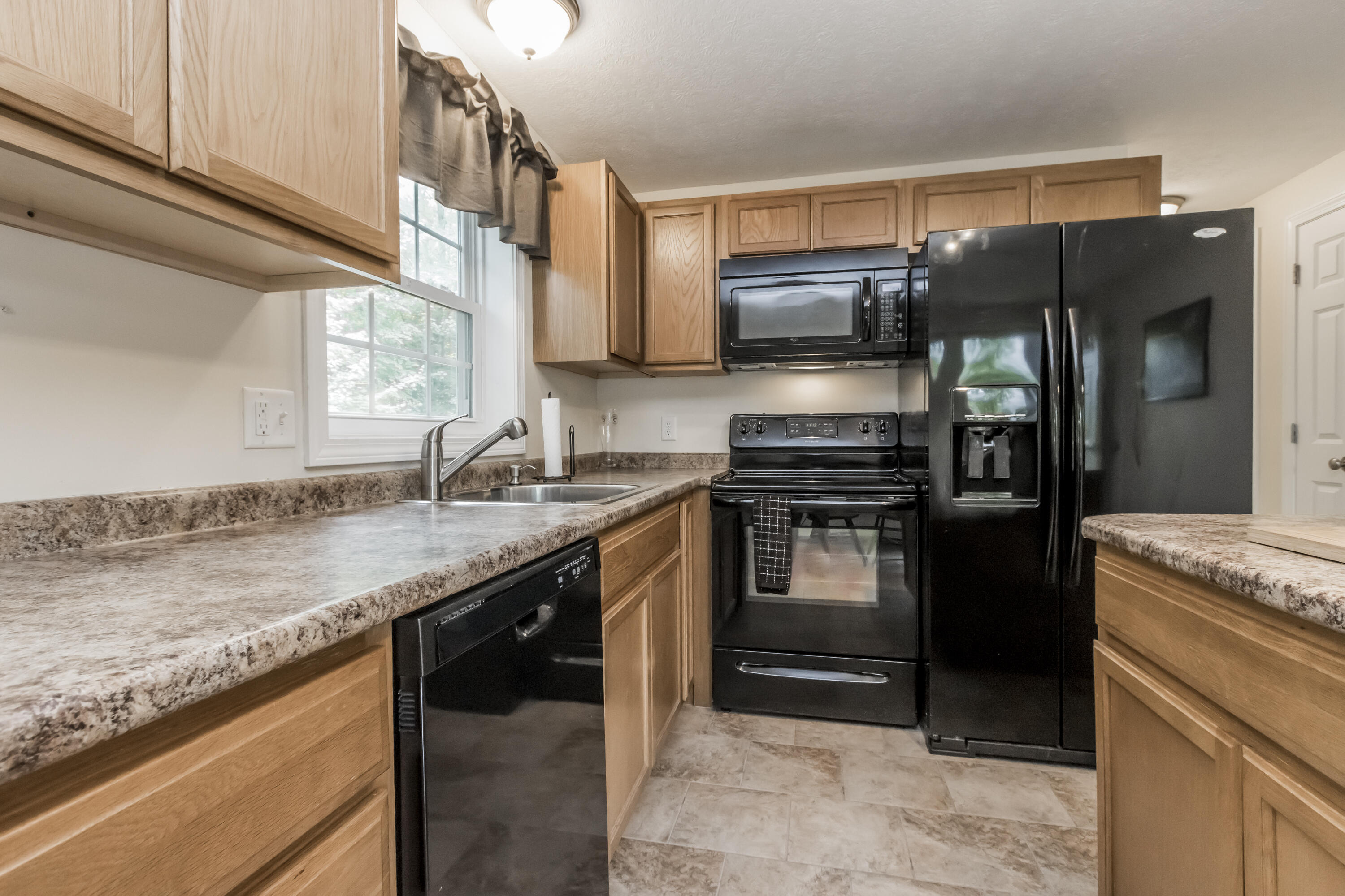 82 Shadagee Road, Unit 1 Saco, ME 04072 - Photo 16 of 48 Kitchen