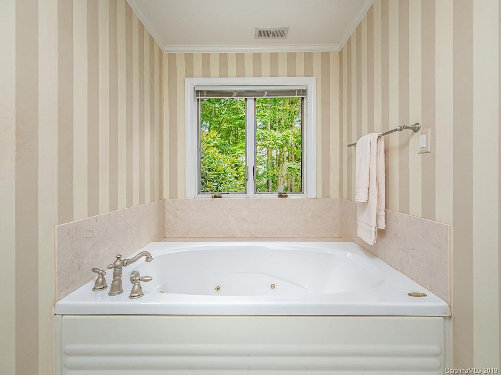 46 Running Ridge Road Asheville, NC 28804 - Photo 20 of 40 Gallery Image 20