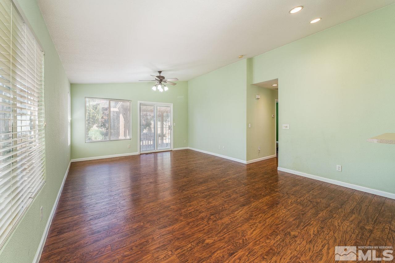 270 Rue De Lane Sparks, NV 89434 - Photo 4 of 27 Photo 4