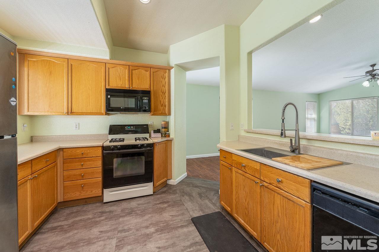 270 Rue De Lane Sparks, NV 89434 - Photo 8 of 27 Photo 8