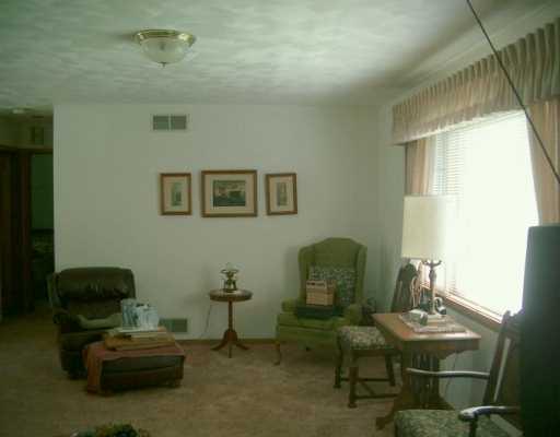 209 Simpson Road Bulger, PA 15019 - Photo 4 of 5 Living Room.