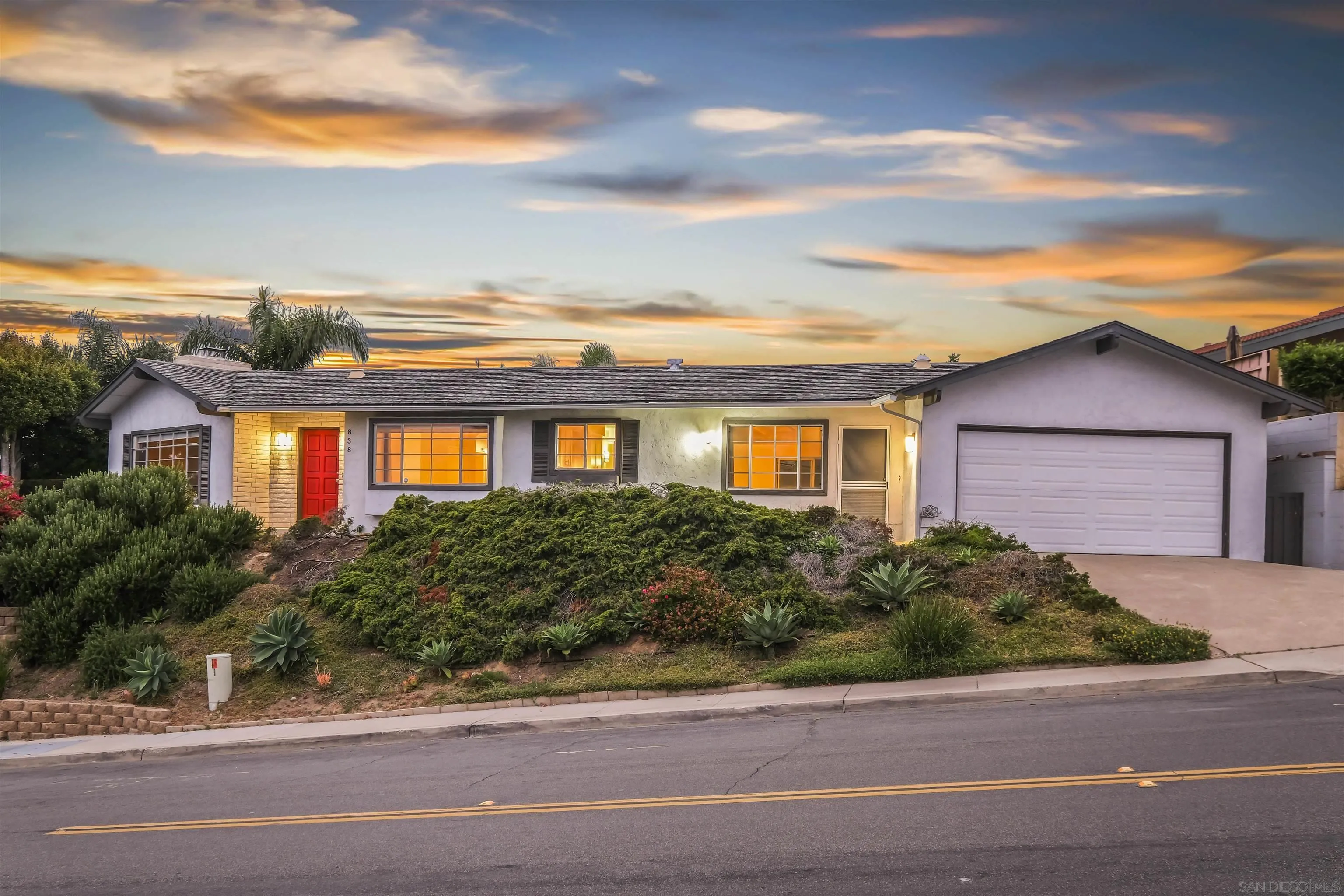 838 Lamplight Drive La Jolla, CA 92037 - Photo 7 of 42 front view of a house