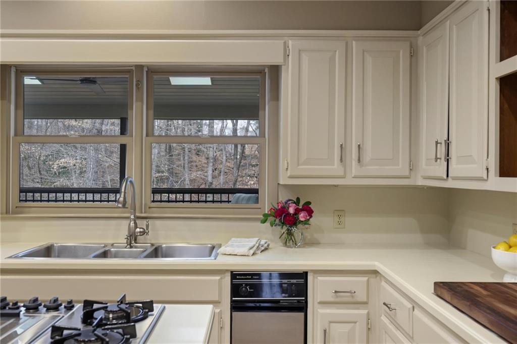 2080 Old Dominion Road Atlanta, GA 30350 - Photo 30 of 75