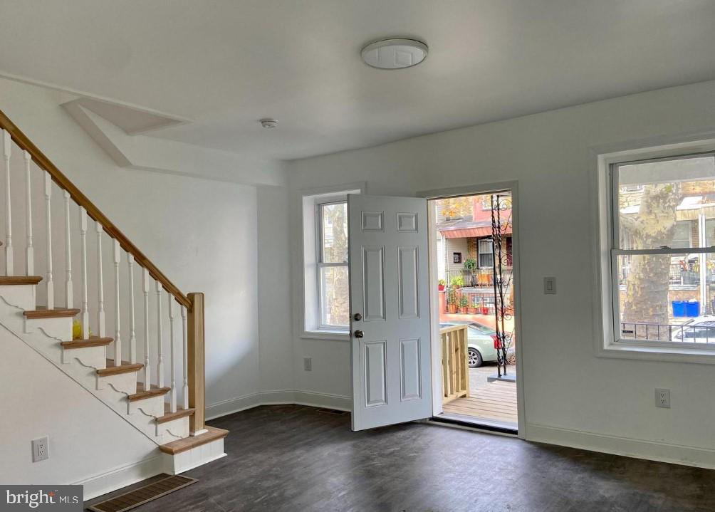 5528 Ridgewood Street Philadelphia, PA 19143 - Photo 5 of 27 Gallery Image 5