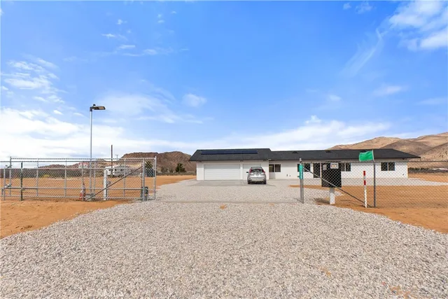 $549,000 | 11725 Lagartijo Drive, Apple Valley, CA 92308