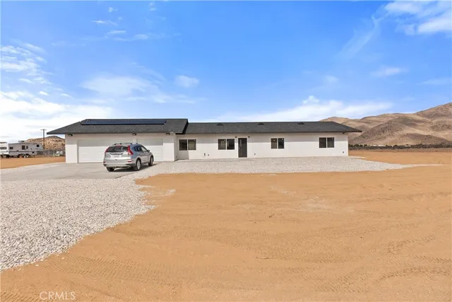$549,000 | 11725 Lagartijo Drive, Apple Valley, CA 92308