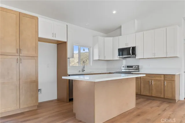 $549,000 | 11725 Lagartijo Drive, Apple Valley, CA 92308