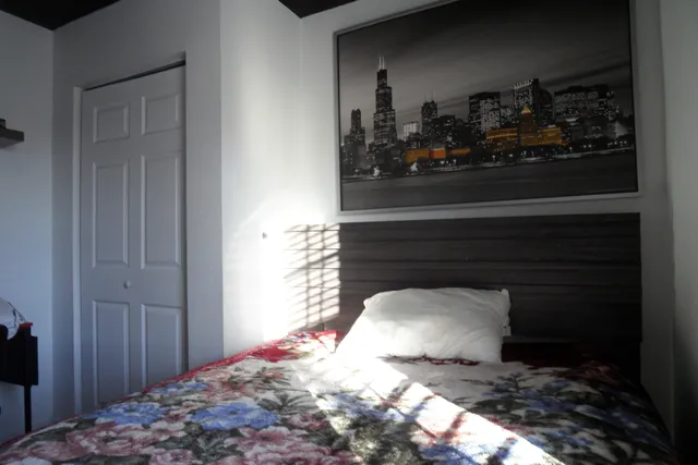 $215,000 | 572 4th Avenue, Aurora, IL 60505