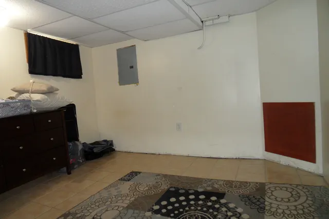 $215,000 | 572 4th Avenue, Aurora, IL 60505