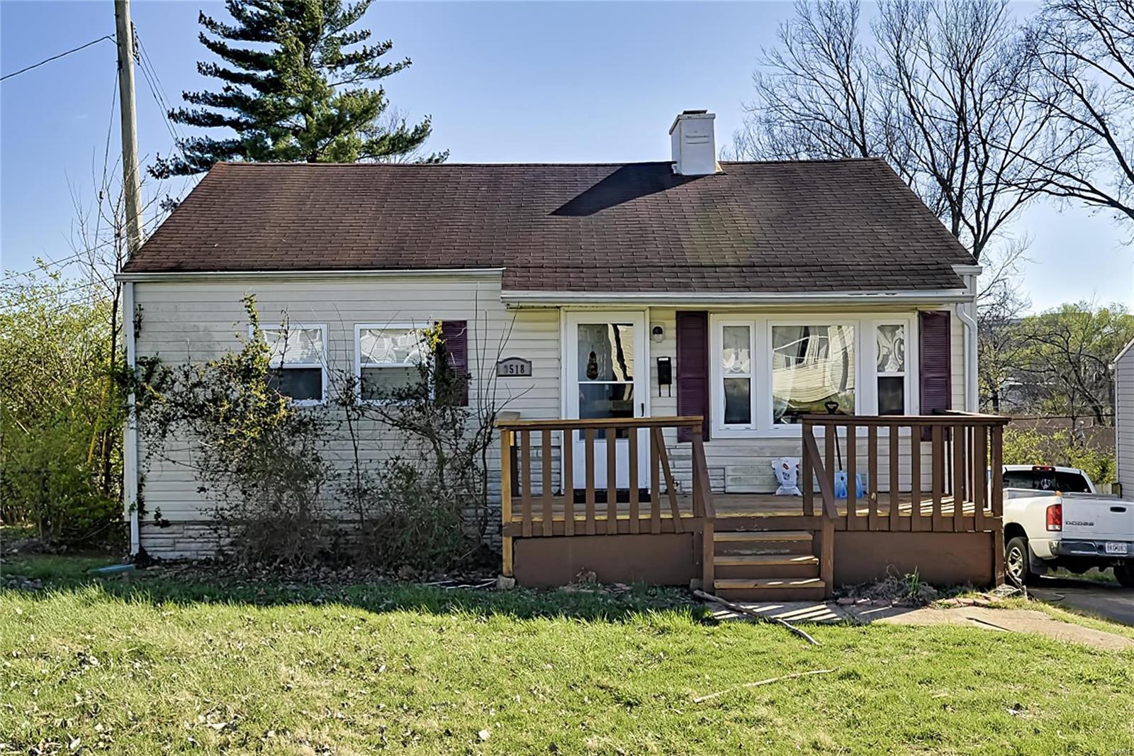 9518 Ridge Avenue St. Louis, MO 63114 - Photo 1 of 17 Gallery Image 1